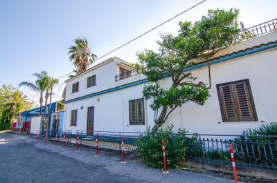 Villa Luna Rossa - Beachfront Villa and Etna View