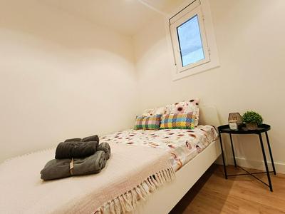 Private room By El Born