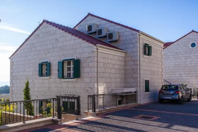 Ferienhaus in Veliko Brdo mit Eigenem Balkon und Meerblick
