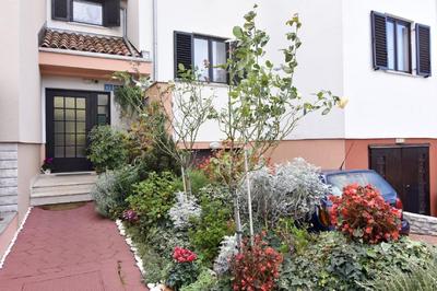 Einfache 2-Zimmer-Wohnung in Meeresnähe Umag