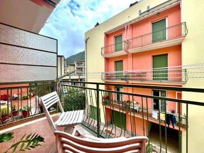 Finalborgo Two room flat with terrace and Free Parking