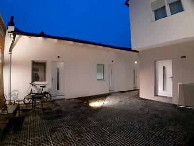 Una apartmani
