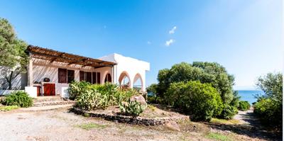 Haus In Sant Antioco Mit Überdachtem Parkplatz
