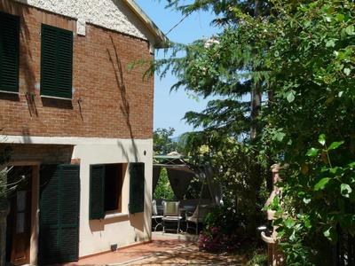 Schöne Wohnung in Val Canina mit Privatem Garten