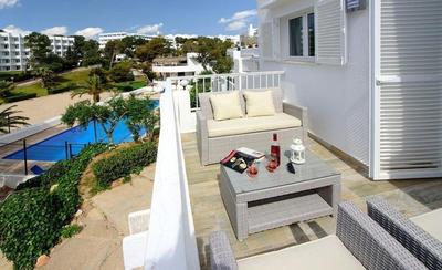 high Standard Ferienwohnung, Zugang zum Strand, Gemeinschaftspool