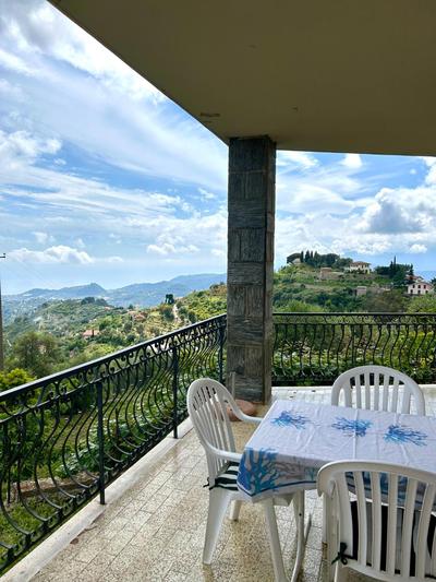 Appartamento a Seborga vista mare