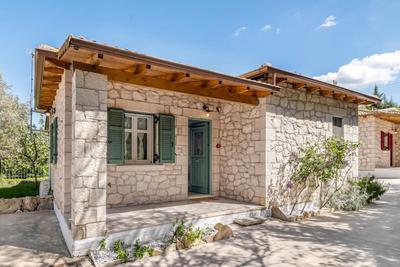 Apanema Mindfulness Villas Resort with Fast WiFi, Pool, Sauna, Massage