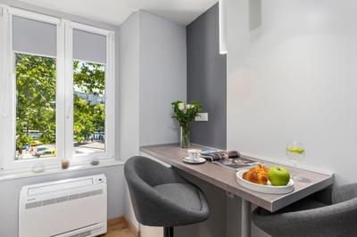 Incenter Apartment 2