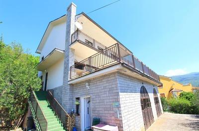 Wunderschönes Ferienhaus in Povile mit Garten, Terrasse und Grill und Meerblick