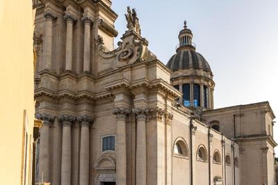 Großes Appartement In Ragusa Mit Kleinem Balkon