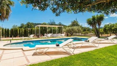 Ferien-Landhaus mit privatem Pool für 8 Personen