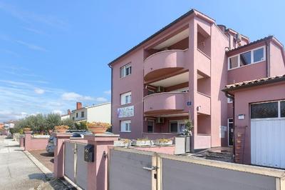 Wohnung In Fažana Mit Gemeinsamem Pool Und Garten