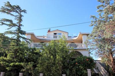 Ferienhaus in Novi Vinodolski mit Großem Balkon