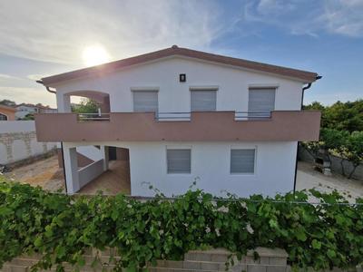 Ferienwohnung Ema Erste Etage Mit Offener Terrasse