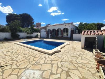 Private house with pool and BBQ