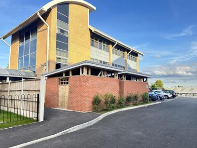 2 Bed Apartment - Sleeps 4 - Wifi - Parking
