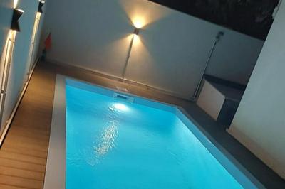 Contemporary modern spacious ground floor private apartment with pool close to beach