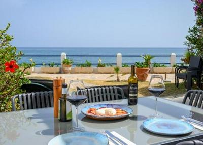 Newly Renovated 2 Bedroom Beachfront House