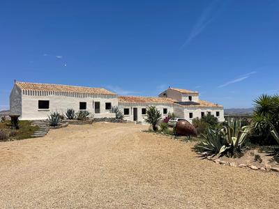 MiLuna Oasis Suites
