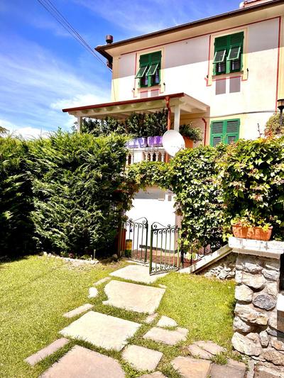 "La Moggia Guest House"