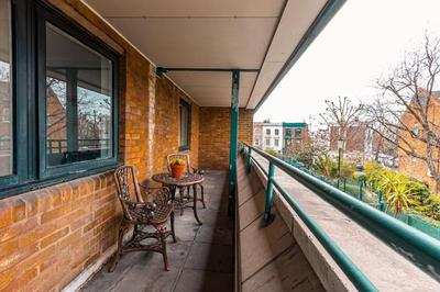 Spacious 4BR apt with large balcony
