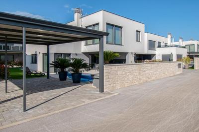 Designer Villa Luna near the sea in Volme , Pula