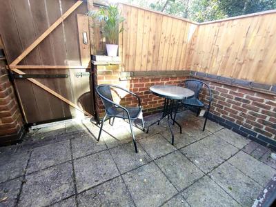 The Swans - Two-Bedroom City Centre House with Parking