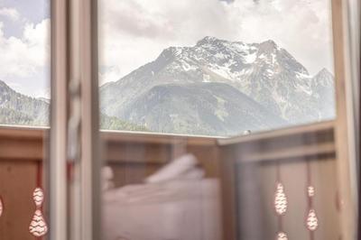 Partyhouse HARAKIRI stay DIFFERENT 60 seconds to MOUNTAINS! Free PARKING! Self CHECK-IN
