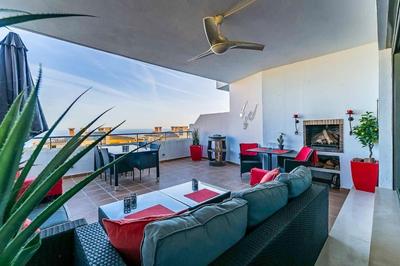 114 - Apartment with Stunning Views in Calahonda, Mijas