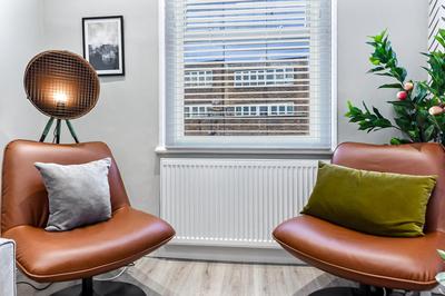 Modern London Apartment Close To Tube Station
