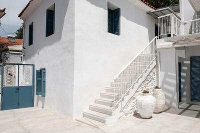 PositiveSpace Kalamata Heights