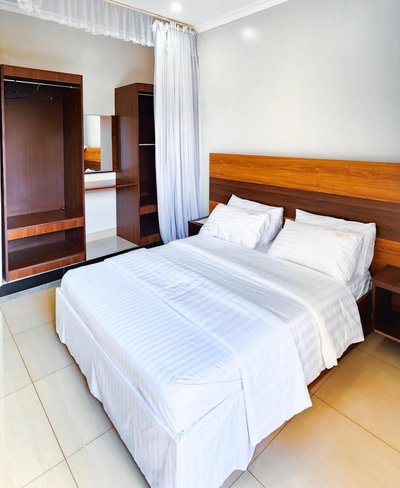 Victors Valley Hotel