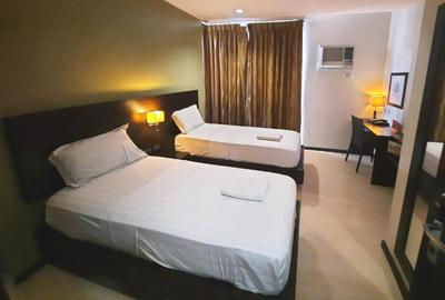 Lorenzzo Suites Hotel Makati