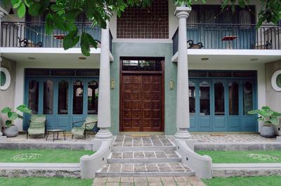 Still Waters Artistry