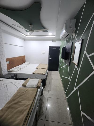 Hotel Mahakal Lok