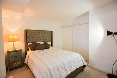 CN Tower view suite with free Parking