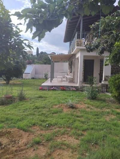 Traditional maisonette just 15' from Kalamata