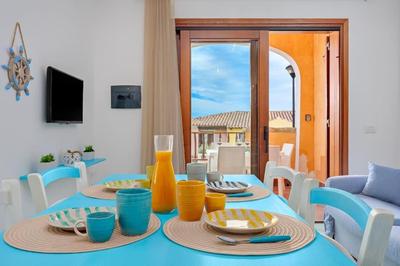 TAVOLARA VIEW - House with Terrace and Parking