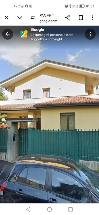 Cozy apartment in villa 4 PAX- Milano Nord - 200 MT train station to city center, Stazione centrale, Cadorna, airports - private parking place