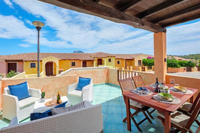 TAVOLARA ISLAND - House with Terrace and Parking