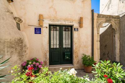 Old Town Historical Residence Apartment