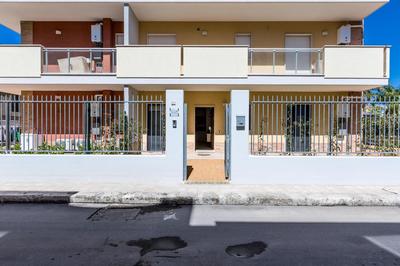 Mary House by BarbarHouse