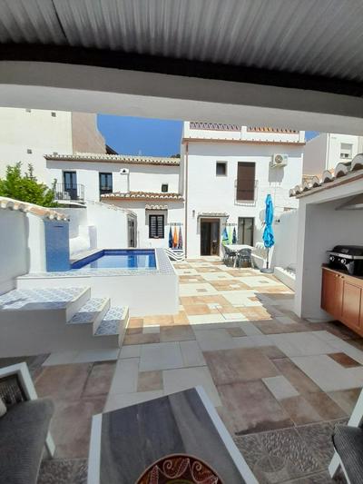 La Covacha - unique town house with exclusive pool and garden in the heart of the Village