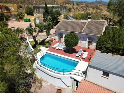 Escapada rural con encanto y piscina en Cártama