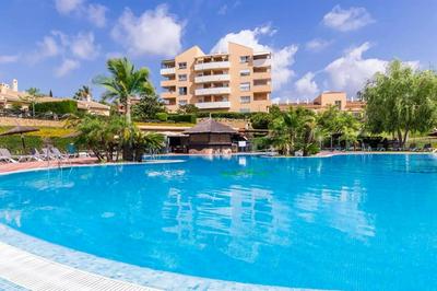 Apartamento en complejo único con piscina y zonas verdes