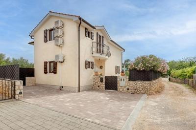 Romantic villa with pool, surrounded by greenery in complete privacy-by TRAVELER tourist agency Krk -ID 2408
