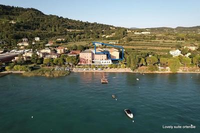 Appartamento con spiaggia privata vista lago nuovissimo