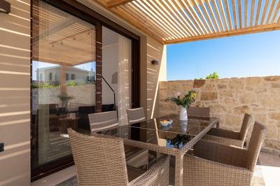 Irisma Luxury Villa with private pool