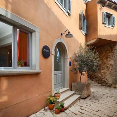 Mirakul Residence in a cute historic town