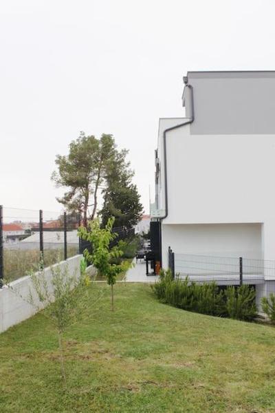 Fabulous apartment with spacious garden